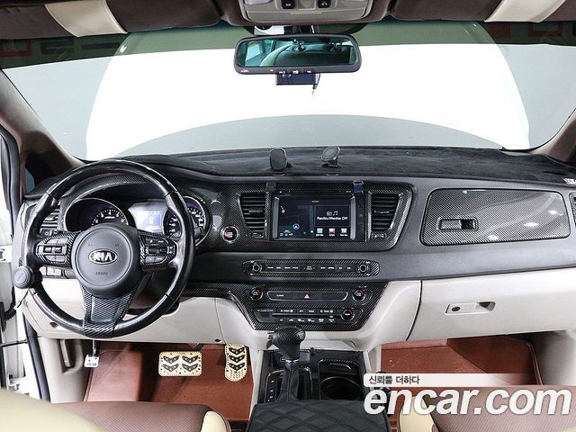 Kia Canival 2016 — photo 13