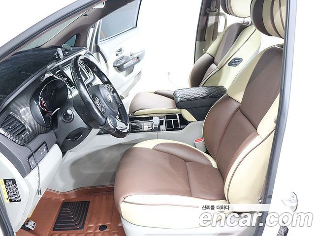 Kia Canival 2016 — photo 16