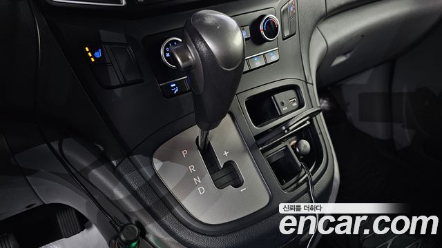 Hyundai Starex 2016 — photo 9