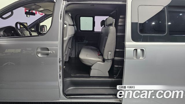 Hyundai Starex 2016 — photo 11