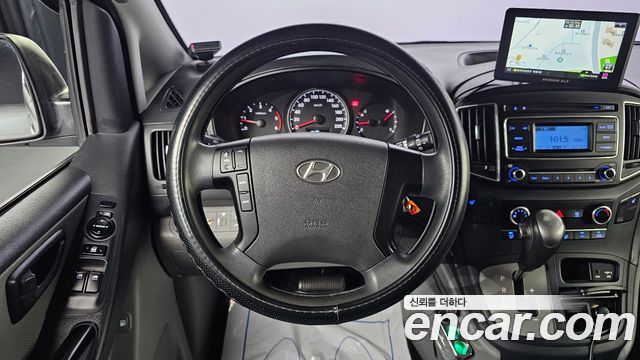 Hyundai Starex 2016 — photo 15