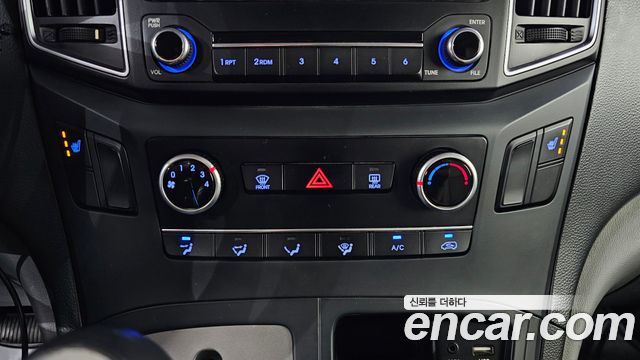 Hyundai Starex 2016 — photo 18