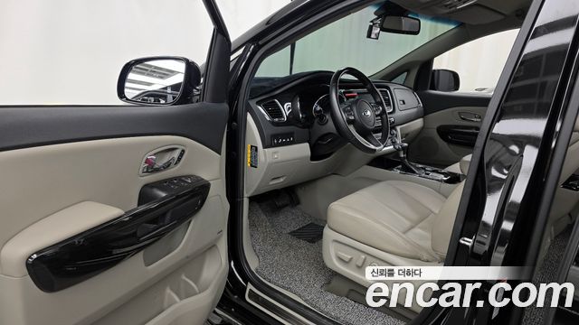 Kia Canival 2019 — photo 10