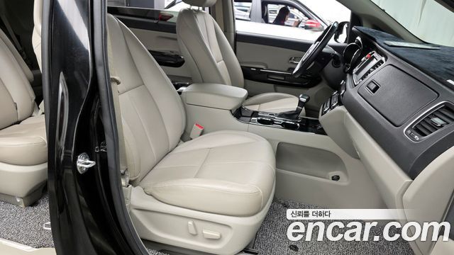 Kia Canival 2019 — photo 11