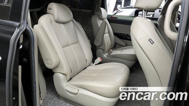 Kia Canival 2019 — photo 12