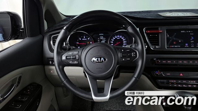Kia Canival 2019 — photo 13