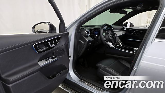 Mercedes-Benz GLC-Class 2023 — photo 10
