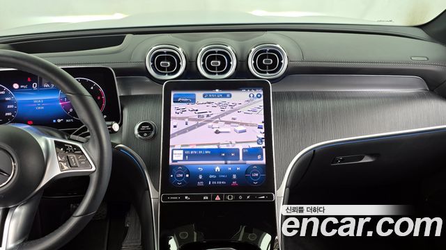 Mercedes-Benz GLC-Class 2023 — photo 12