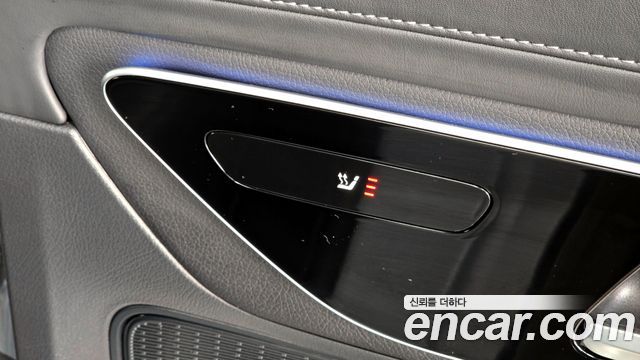 Mercedes-Benz GLC-Class 2023 — photo 19