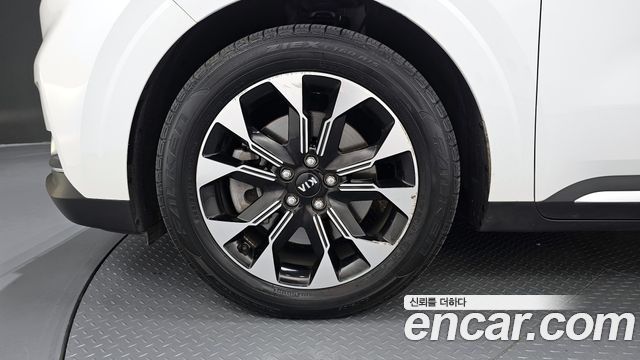 Kia Canival 2021 — photo 5