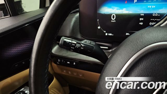 Kia Canival 2021 — photo 25