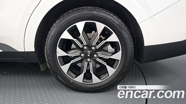 Kia Canival 2021 — photo 7