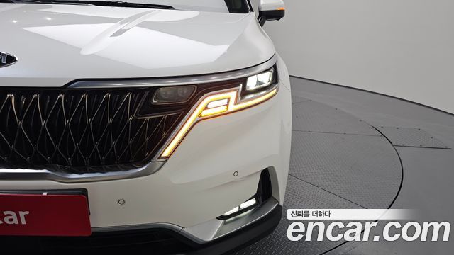Kia Canival 2021 — photo 8