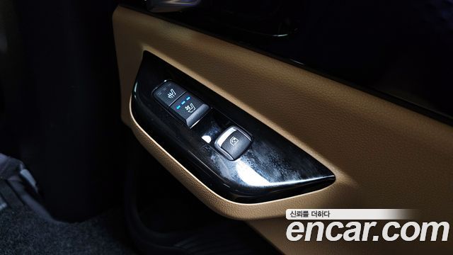 Kia Canival 2021 — photo 28
