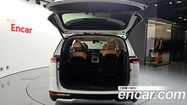 Kia Canival 2021 — photo 32