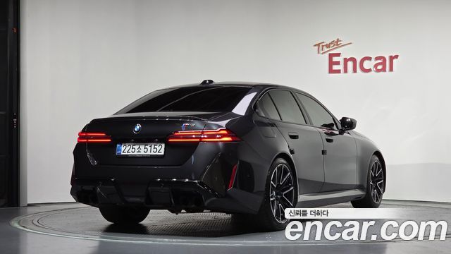 BMW M5 2025 — photo 2
