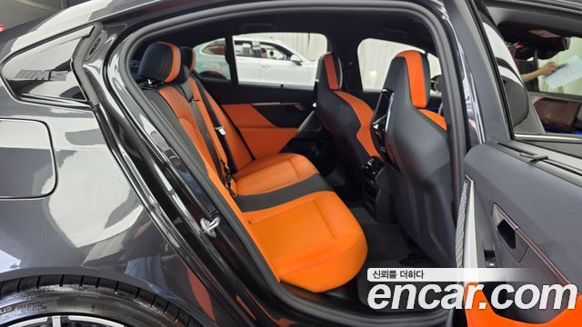 BMW M5 2025 — photo 18
