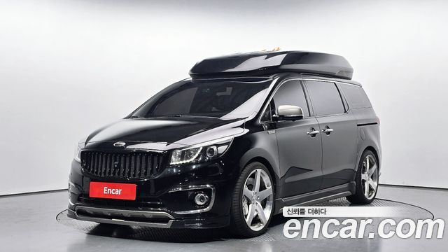 Kia Canival 2017 — photo 1