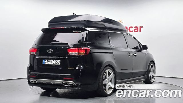 Kia Canival 2017 — photo 2