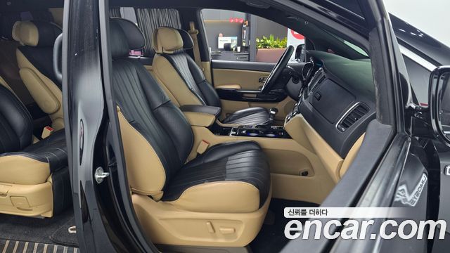 Kia Canival 2017 — photo 10