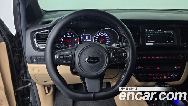 Kia Canival 2017 — photo 13