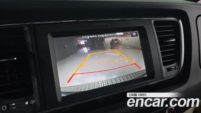 Kia Canival 2017 — photo 16
