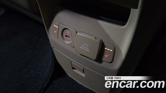 Kia Canival 2017 — photo 18