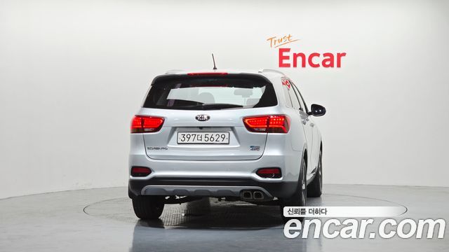 Kia Sorento 2018 — photo 4