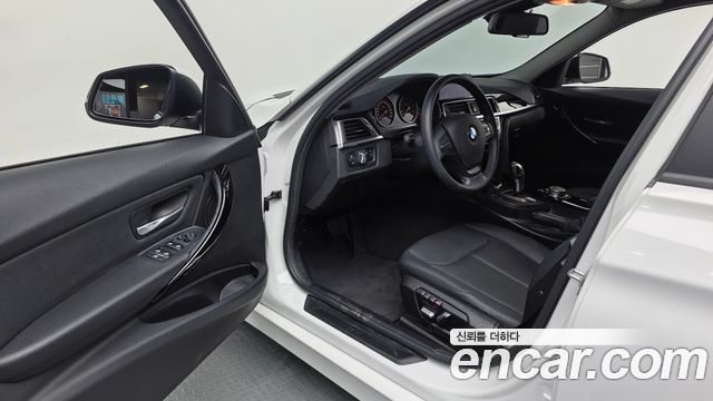 BMW 3-Series 2016 — photo 10