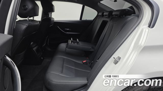 BMW 3-Series 2016 — photo 12