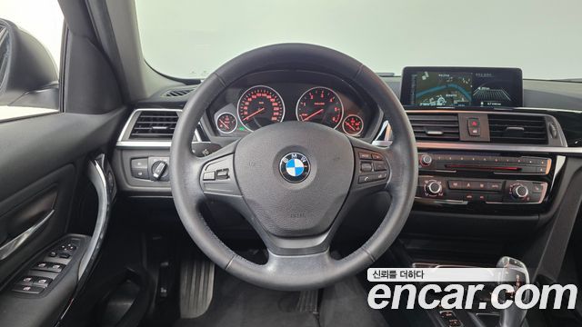 BMW 3-Series 2016 — photo 13