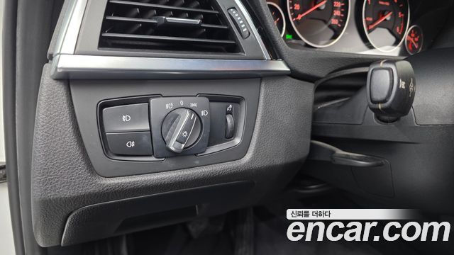 BMW 3-Series 2016 — photo 18