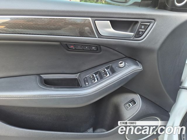 Audi SQ5 2014 — photo 12