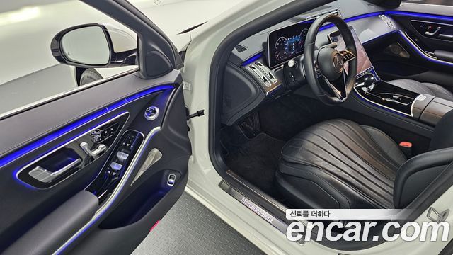 Mercedes-Benz S-Class 2023 — photo 13