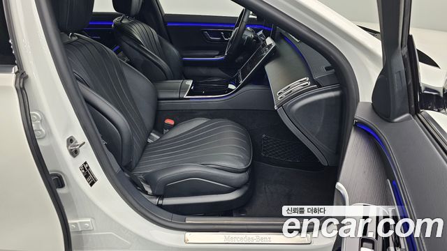 Mercedes-Benz S-Class 2023 — photo 16