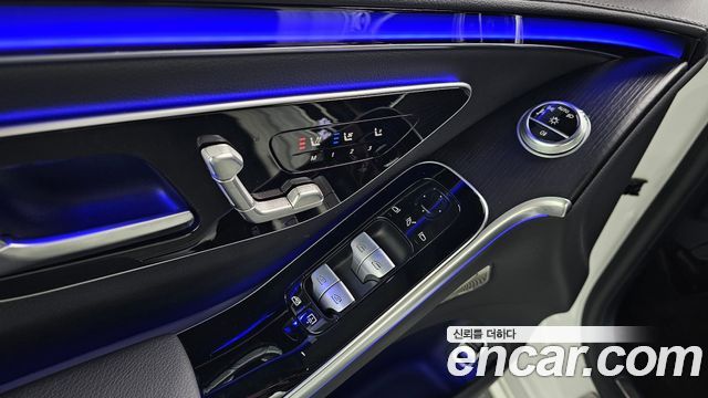 Mercedes-Benz S-Class 2023 — photo 28