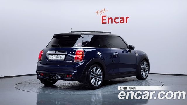 Mini Cooper 2017 — photo 2