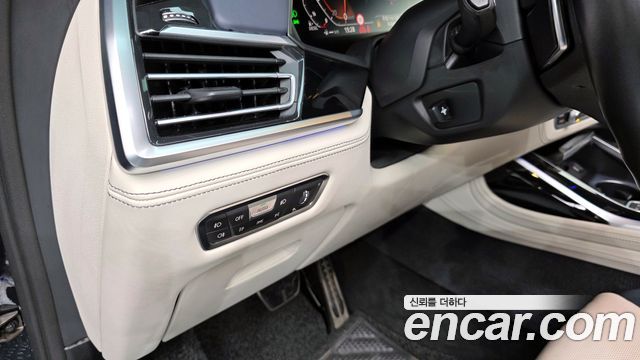 BMW X7 2019 — photo 16