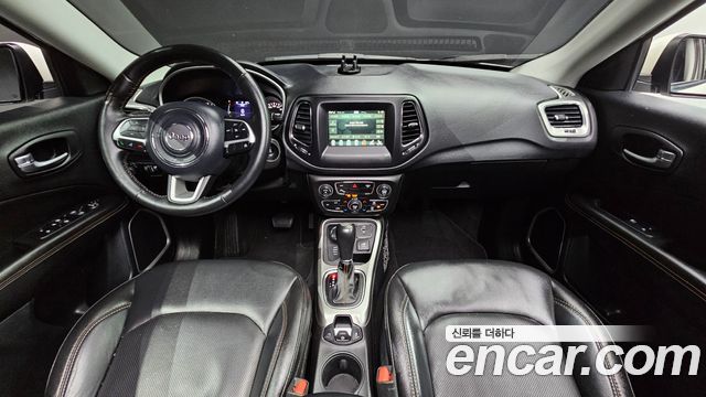 Jeep Compass 2018 — photo 10