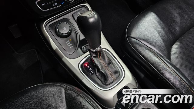 Jeep Compass 2018 — photo 12