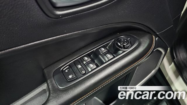 Jeep Compass 2018 — photo 28