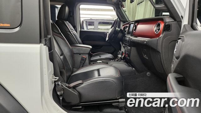 Jeep Wrangler 2019 — photo 17