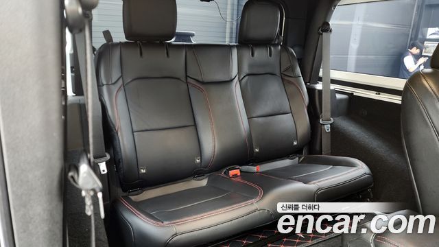 Jeep Wrangler 2019 — photo 18