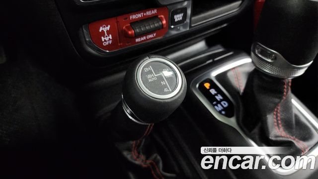 Jeep Wrangler 2019 — photo 22