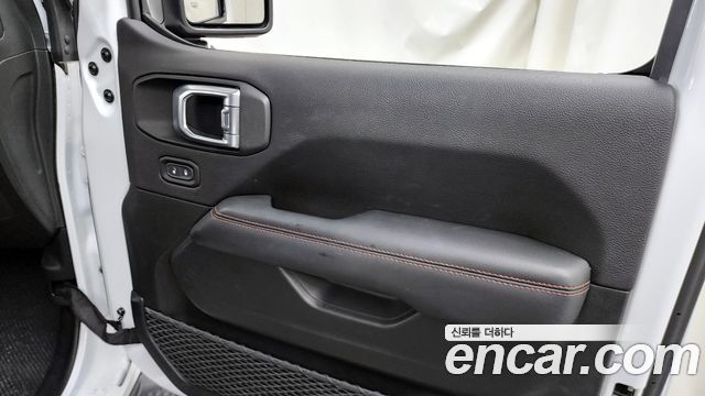 Jeep Wrangler 2019 — photo 15