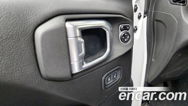 Jeep Wrangler 2019 — photo 27