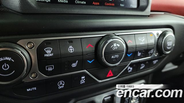 Jeep Wrangler 2019 — photo 31