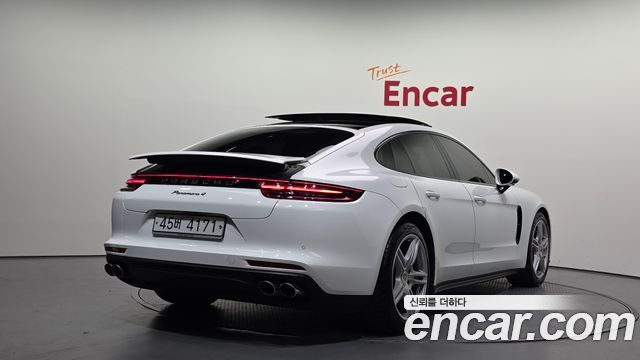 Porsche Panamera 2019 — photo 2