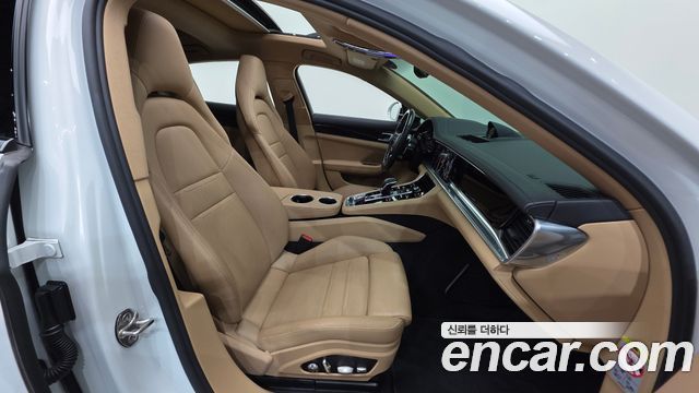 Porsche Panamera 2019 — photo 10