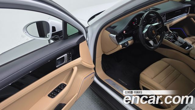 Porsche Panamera 2019 — photo 13